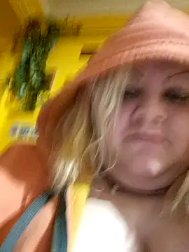 ducicsajsziii online show from January 2025 08:15:02 PM