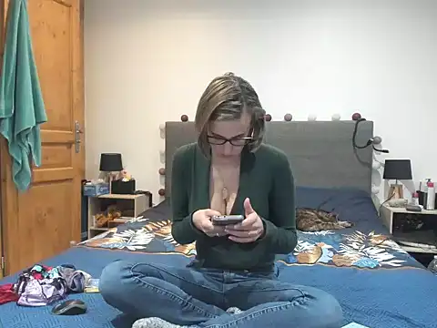 Madame Callie online show from March 2026 12:17:02 PM