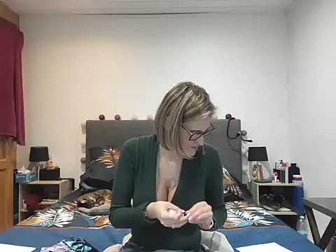 Madame Callie online show from April 2026 01:12:02 PM