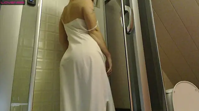 RubyLynxx online show from October 2025 06:36:01 PM