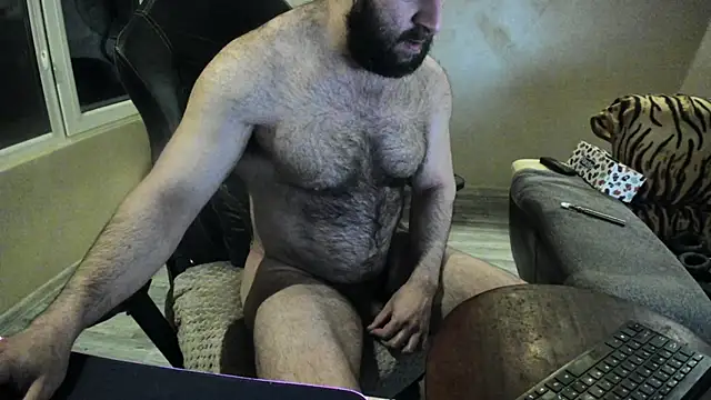 Snapshot of Hugealphabeast chatting on March 2025 09:46:02 PM Hugealphabeast online show from March 2025 09:46:02 PM