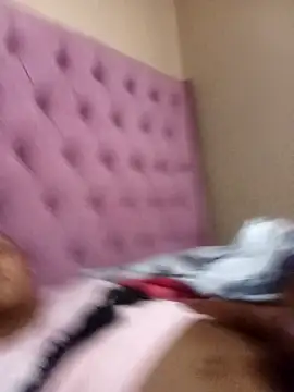 Snapshot of ShooingBunch chatting on September 2025 06:24:01 AM ShooingBunch online show from September 2025 06:24:01 AM