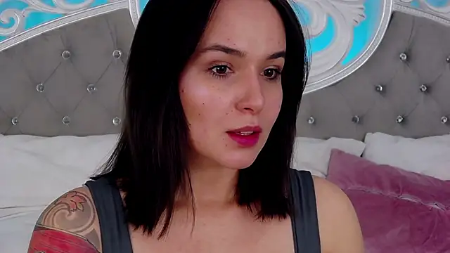 MeIisaLove online show from April 2026 06:41:01 PM