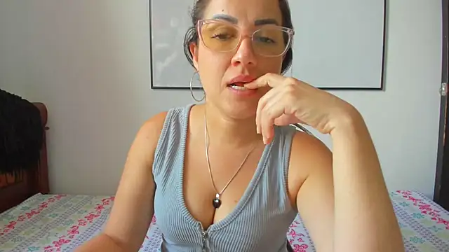 Snapshot of squirttati33 chatting on July 2026 04:03:01 PM squirttati33 online show from July 2026 04:03:01 PM