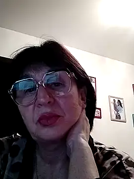 AlbinaXPretty online show from December 2024 04:29:02 PM