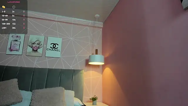 dolly zoe online show from December 2025 05:27:01 AM