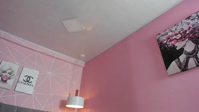 dolly zoe online show from January 2026 08:12:01 PM