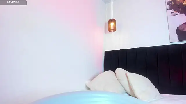 Snapshot of dolly_zoe chatting on May 2026 01:18:02 PM dolly zoe online show from May 2026 01:18:02 PM