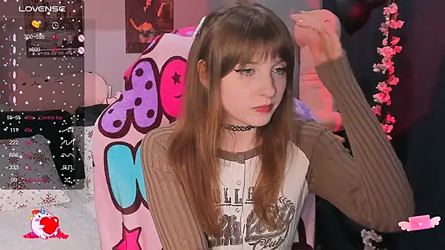 Snapshot of AliceLanley chatting on December 2024 11:22:02 AM AliceLanley online show from December 2024 11:22:02 AM