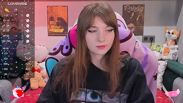 Snapshot of AliceLanley chatting on December 2024 11:52:02 AM AliceLanley online show from December 2024 11:52:02 AM