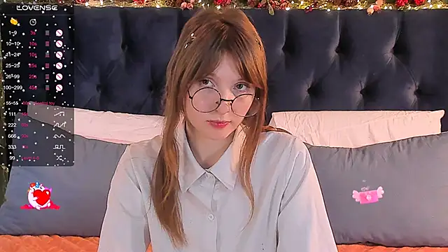 Snapshot of AliceLanley chatting on January 2025 12:06:02 PM AliceLanley online show from January 2025 12:06:02 PM