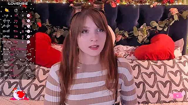 Snapshot of AliceLanley chatting on February 2025 11:35:02 AM AliceLanley online show from February 2025 11:35:02 AM