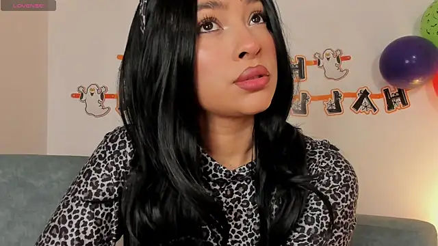 valerycolins online show from October 2025 04:05:01 AM