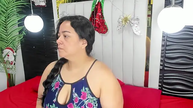 lucia vonne  online show from December 2024 11:29:01 AM