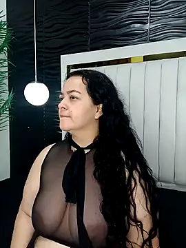 lucia vonne  online show from February 2025 11:40:02 AM