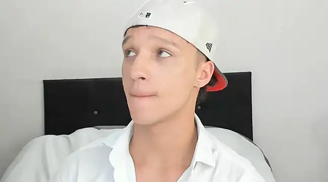 angelcortes online show from December 2024 02:01:01 PM