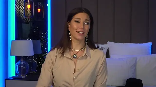 Snapshot of Arte_Adelle chatting on January 2025 03:20:02 AM Arte Adelle online show from January 2025 03:20:02 AM