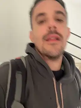 Snapshot of julian333 chatting on March 2025 01:24:01 PM julian333 online show from March 2025 01:24:01 PM