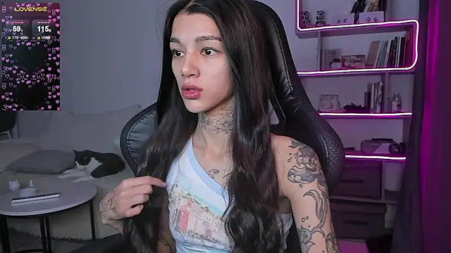 Snapshot of vinkitinkii chatting on December 2024 06:22:02 AM vinkitinkii online show from December 2024 06:22:02 AM