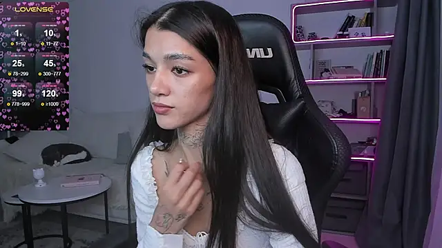 Snapshot of vinkitinkii chatting on December 2024 03:26:01 PM vinkitinkii online show from December 2024 03:26:01 PM