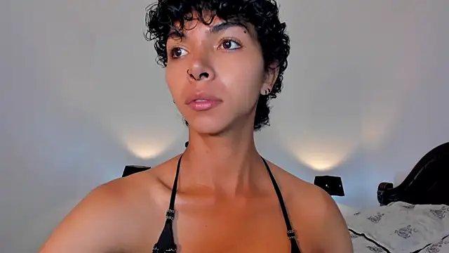 Snapshot of xhenisa_ chatting on January 2025 03:36:02 PM xhenisa online show from January 2025 03:36:02 PM