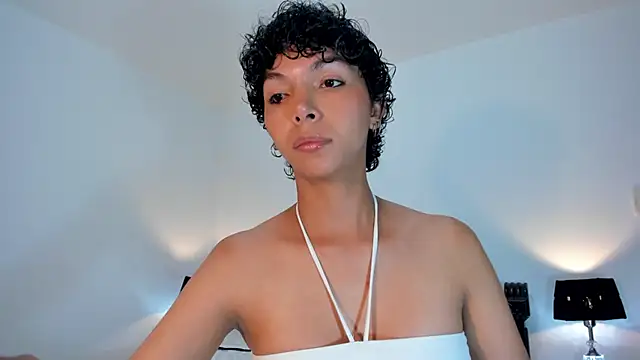 Snapshot of xhenisa_ chatting on February 2025 09:55:01 PM xhenisa online show from February 2025 09:55:01 PM