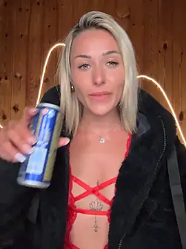 Snapshot of petrouchkaaa_ chatting on April 2026 07:16:01 PM petrouchkaaa online show from April 2026 07:16:01 PM