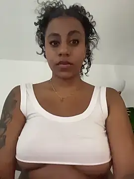 Snapshot of charlotteeruss chatting on April 2026 08:07:02 PM charlotteeruss online show from April 2026 08:07:02 PM