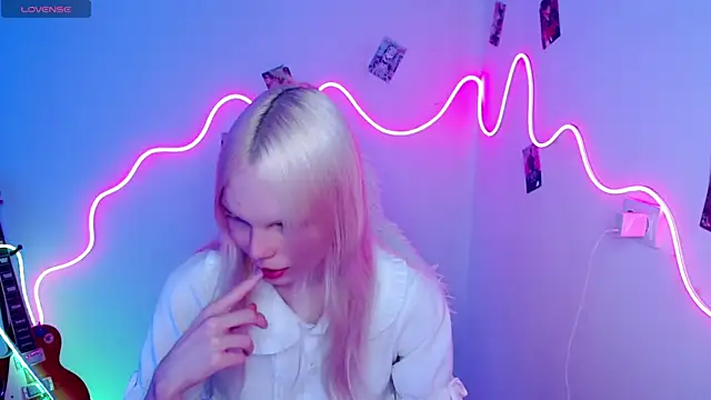 Emily Nyaffee online show from October 2025 11:06:02 PM