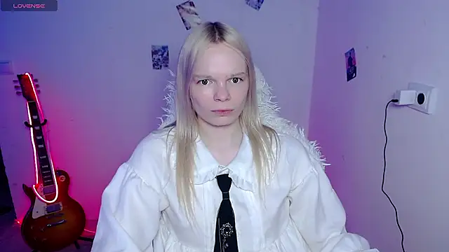 Snapshot of Emily_Nyaffee chatting on March 2026 08:51:01 AM Emily Nyaffee online show from March 2026 08:51:01 AM