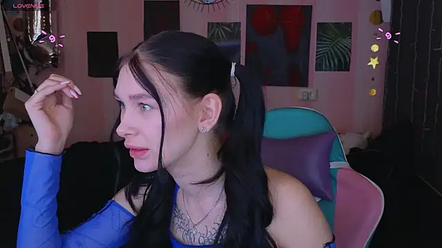 Amanda Tender online show from March 2025 08:11:01 PM