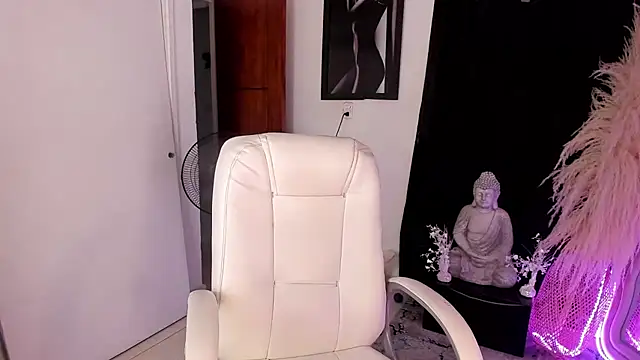 NatashaBrown12 online show from September 2025 09:58:01 PM