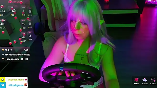 Snapshot of PetiteAngel666 chatting on January 2025 12:15:01 AM PetiteAngel666 online show from January 2025 12:15:01 AM