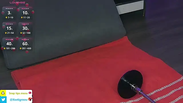 Snapshot of PetiteAngel666 chatting on February 2025 12:57:02 AM PetiteAngel666 online show from February 2025 12:57:02 AM