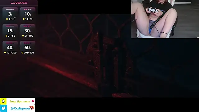 Snapshot of PetiteAngel666 chatting on March 2025 04:29:02 PM PetiteAngel666 online show from March 2025 04:29:02 PM