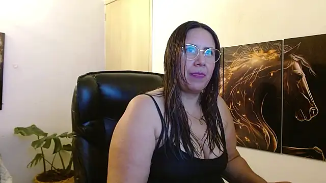 amalia brunette online show from March 2026 07:33:02 AM