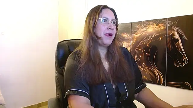 amalia brunette online show from April 2026 07:05:01 AM