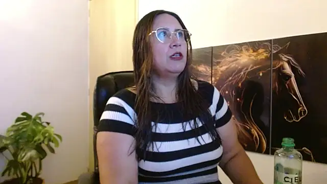 amalia brunette online show from April 2026 09:40:02 PM