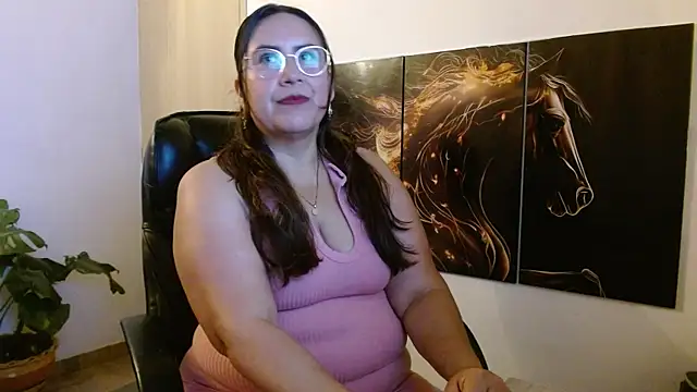 amalia brunette online show from June 2026 12:08:01 AM