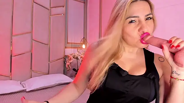 Snapshot of angel_vibes_ chatting on January 2026 06:24:02 PM angel vibes online show from January 2026 06:24:02 PM