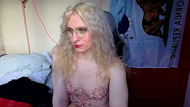 Lori Myaf online show from March 2026 02:17:01 PM