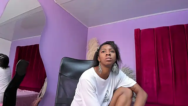 Snapshot of Shanelle__ chatting on May 2026 01:29:02 PM Shanelle online show from May 2026 01:29:02 PM