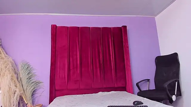 Snapshot of Shanelle__ chatting on May 2026 02:44:01 PM Shanelle online show from May 2026 02:44:01 PM