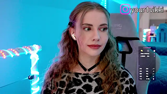 Vikki Cheese online show from November 2025 07:57:02 PM