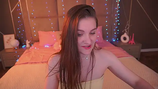 EmmyCharmm online show from February 2026 06:52:02 AM