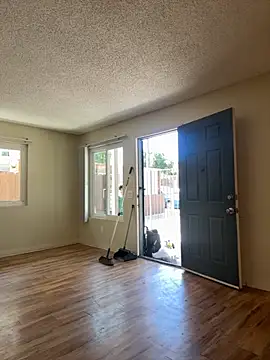 demonslayerr999 online show from September 2025 06:53:01 PM