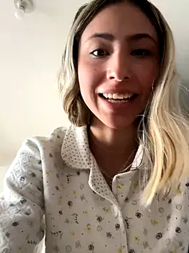 Snapshot of Ameellie chatting on September 2025 03:22:02 PM Ameellie online show from September 2025 03:22:02 PM