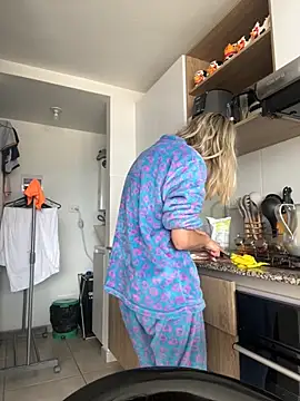 Snapshot of Ameellie chatting on September 2025 04:20:02 PM Ameellie online show from September 2025 04:20:02 PM