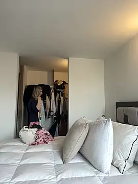 Snapshot of Ameellie chatting on November 2025 03:58:01 PM Ameellie online show from November 2025 03:58:01 PM