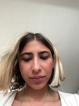 Snapshot of Ameellie chatting on November 2025 03:33:01 PM Ameellie online show from November 2025 03:33:01 PM